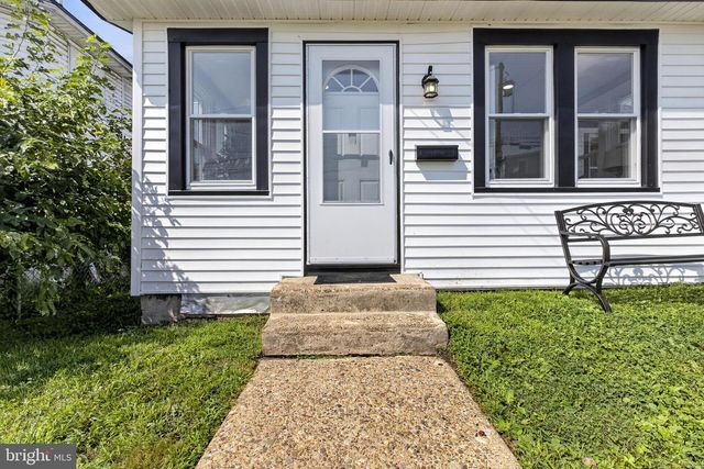908 PRICE ST, Marcus Hook, PA 19061