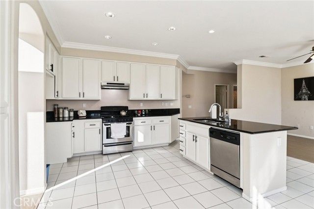 5667 Dartmoor Circle, Oceanside, CA 92057