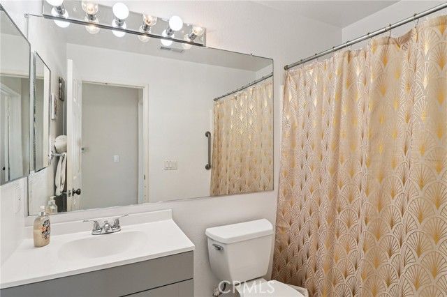 5667 Dartmoor Circle, Oceanside, CA 92057