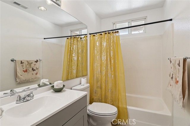 5667 Dartmoor Circle, Oceanside, CA 92057