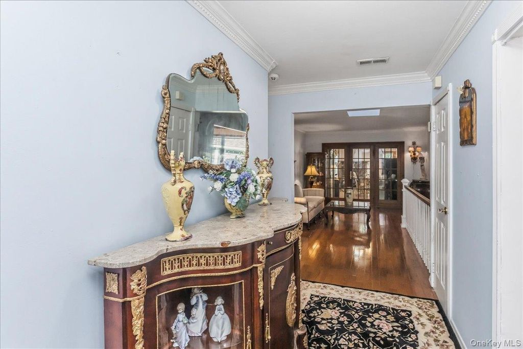 18 Linden Avenue, Kings Park, NY 11754 — photo 3