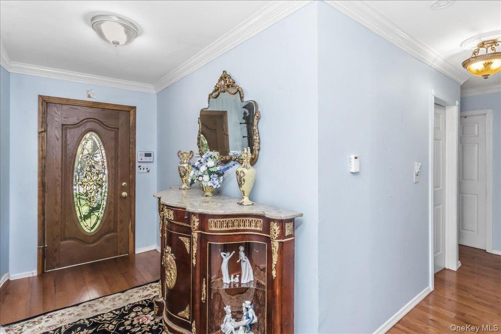 18 Linden Avenue, Kings Park, NY 11754 — photo 4