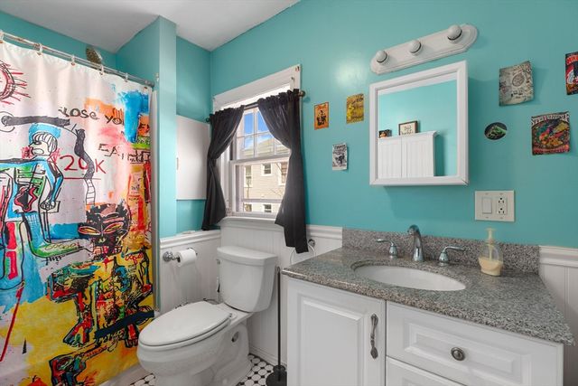 22 Montgomery St, Fall River, MA 02720