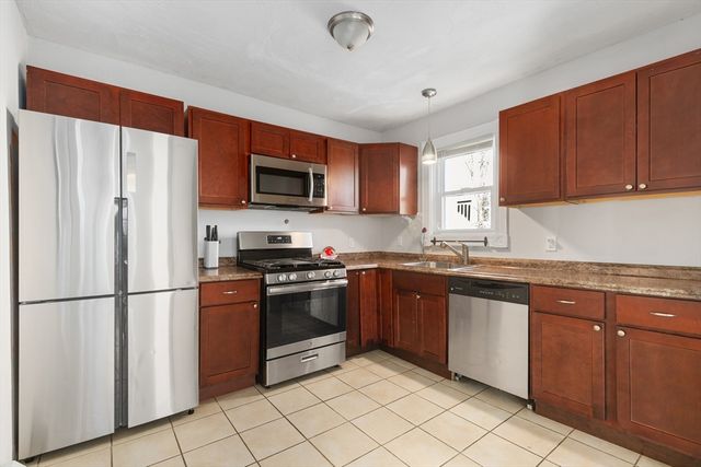 22 Montgomery St, Fall River, MA 02720