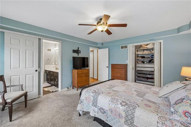 325 SE Canterbury Lane, Lee's Summit, MO 64063