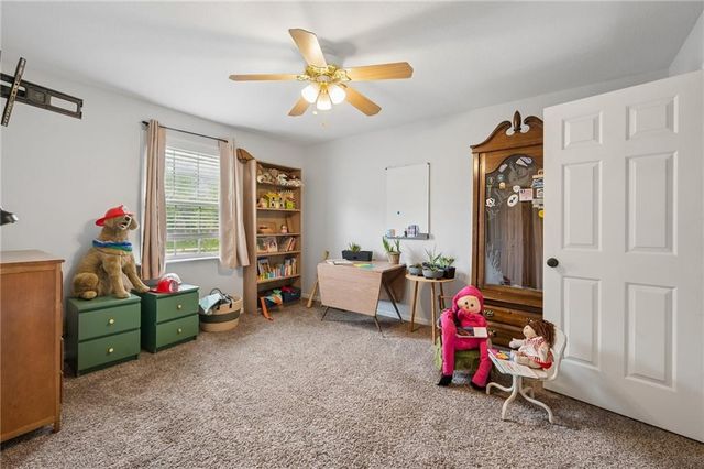 325 SE Canterbury Lane, Lee's Summit, MO 64063