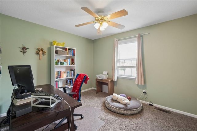 325 SE Canterbury Lane, Lee's Summit, MO 64063