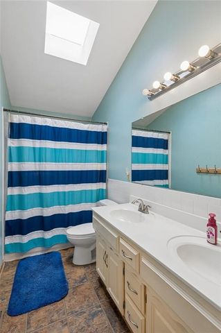 325 SE Canterbury Lane, Lee's Summit, MO 64063