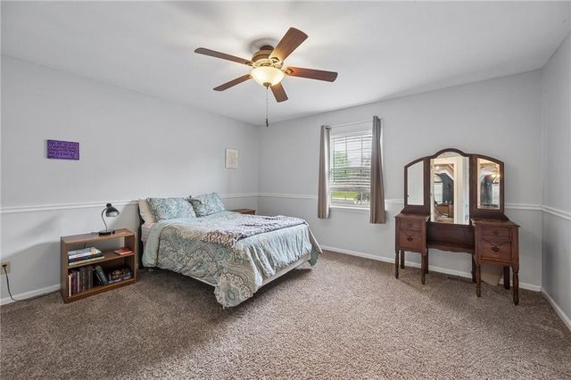 325 SE Canterbury Lane, Lee's Summit, MO 64063