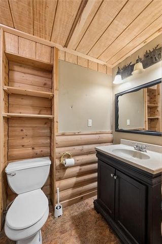 325 SE Canterbury Lane, Lee's Summit, MO 64063