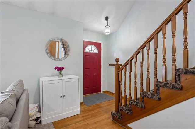 325 SE Canterbury Lane, Lee's Summit, MO 64063