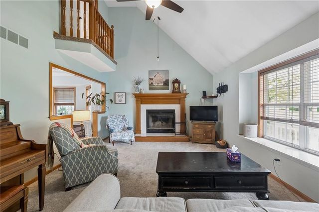 325 SE Canterbury Lane, Lee's Summit, MO 64063