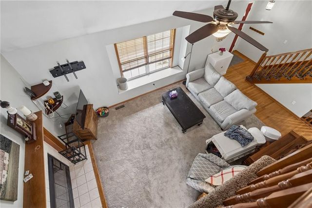 325 SE Canterbury Lane, Lee's Summit, MO 64063