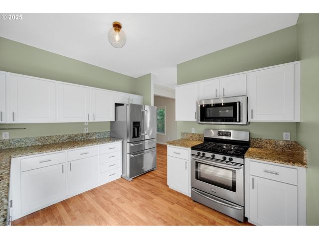 5966 FROST Ln, Lake Oswego, OR 97035