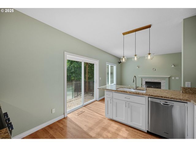 5966 FROST Ln, Lake Oswego, OR 97035