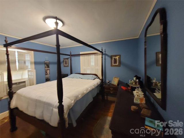 318 W Sixth Avenue, Gastonia, NC 28052