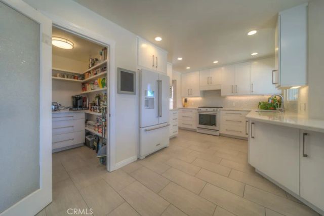 890 W 21 Street, Upland, CA 91784