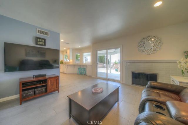 890 W 21 Street, Upland, CA 91784