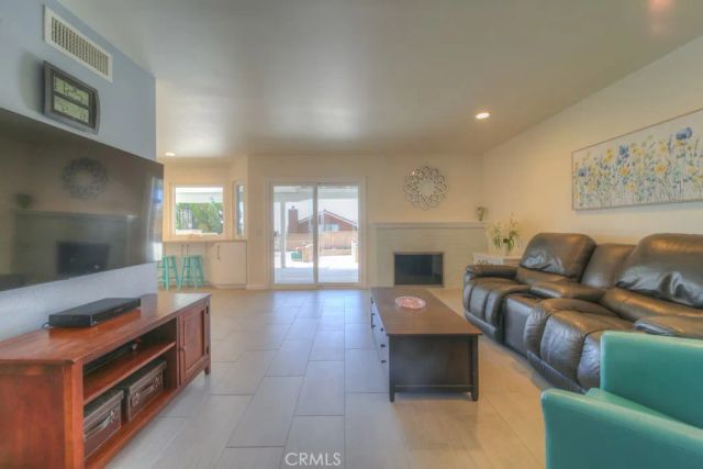 890 W 21 Street, Upland, CA 91784