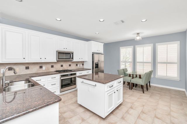 2901 W Dallas Street, Houston, TX 77019