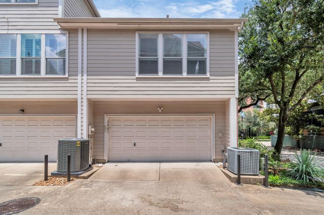 2901 W Dallas Street, Houston, TX 77019