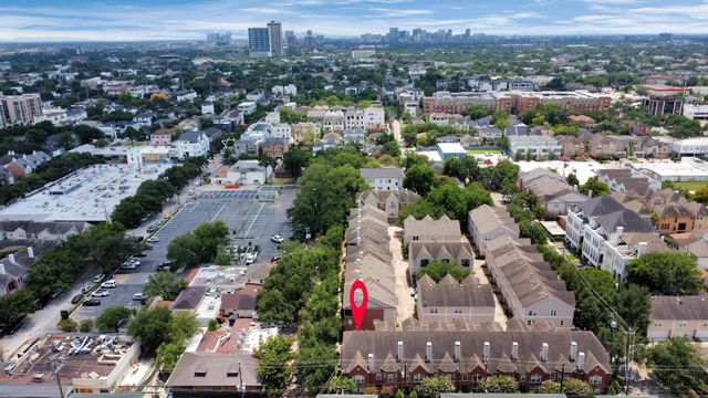 2901 W Dallas Street, Houston, TX 77019