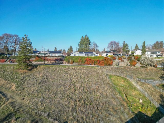 1229 W Courtland Ave, Spokane, WA 99205