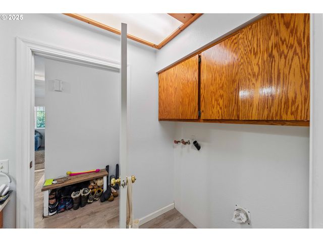 1986 GARFIELD St, North Bend, OR 97459