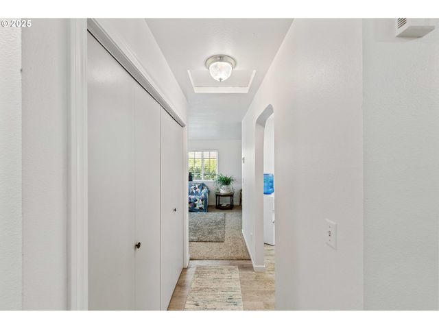 1986 GARFIELD St, North Bend, OR 97459