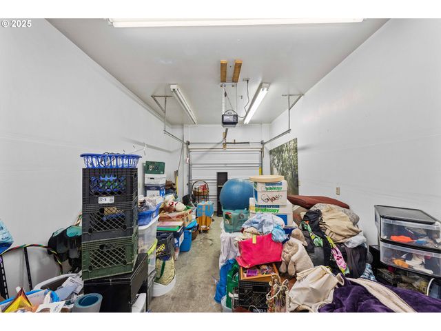 1986 GARFIELD St, North Bend, OR 97459