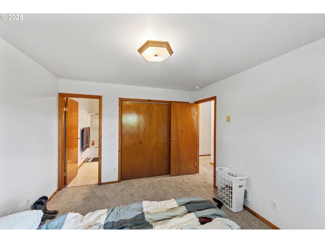 1986 GARFIELD St, North Bend, OR 97459