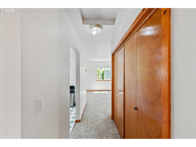 1986 GARFIELD St, North Bend, OR 97459