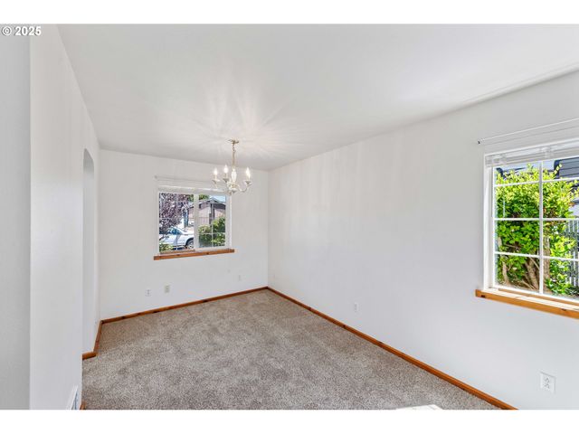 1986 GARFIELD St, North Bend, OR 97459