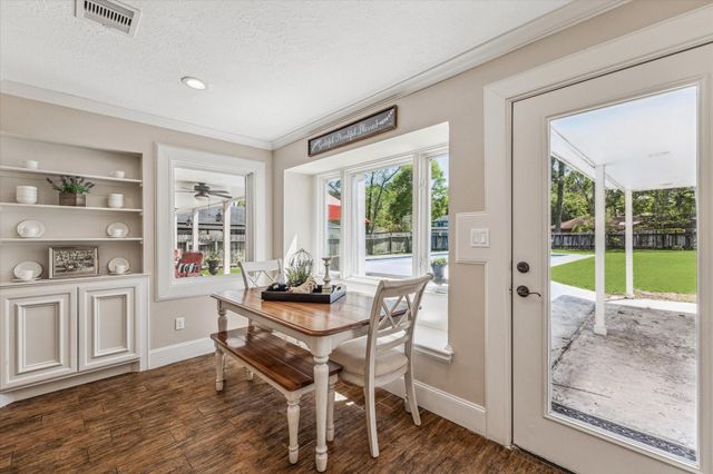 300 Brook Hollow Drive, Conroe, TX 77385