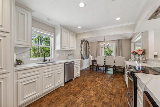 300 Brook Hollow Drive, Conroe, TX 77385