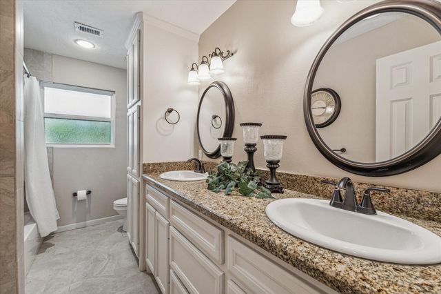 300 Brook Hollow Drive, Conroe, TX 77385