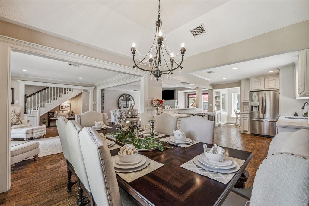 300 Brook Hollow Drive, Conroe, TX 77385