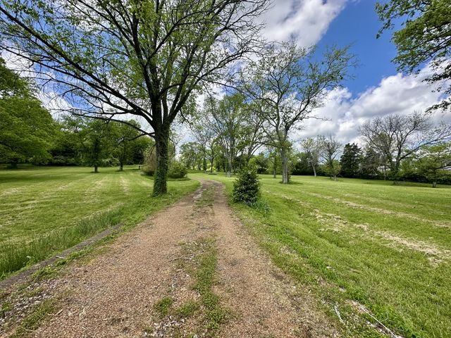 6001 Hillsboro Pike, Nashville, TN 37215