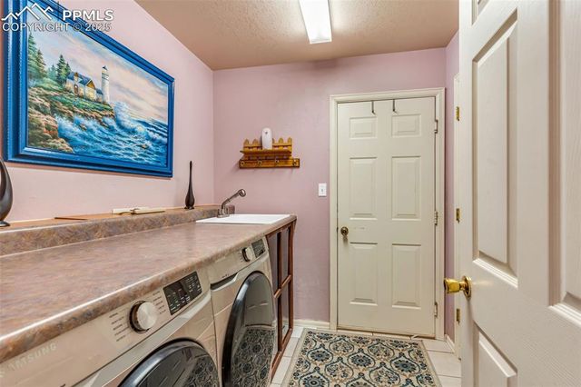 886 S Camino De Bravo, Pueblo West, CO 81007