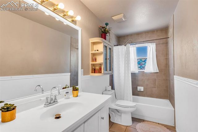 886 S Camino De Bravo, Pueblo West, CO 81007