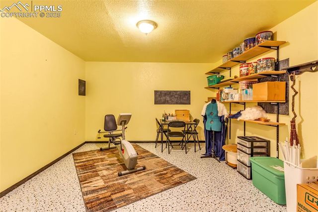 886 S Camino De Bravo, Pueblo West, CO 81007