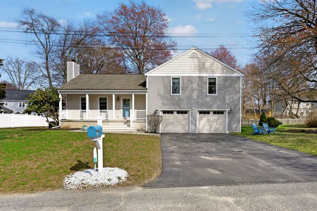 21 Hedman Avenue, Hampton, NH 03842