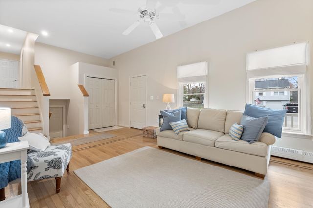 21 Hedman Avenue, Hampton, NH 03842