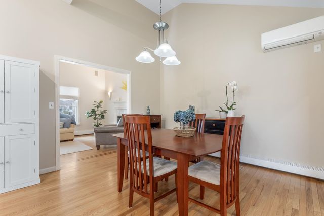 21 Hedman Avenue, Hampton, NH 03842