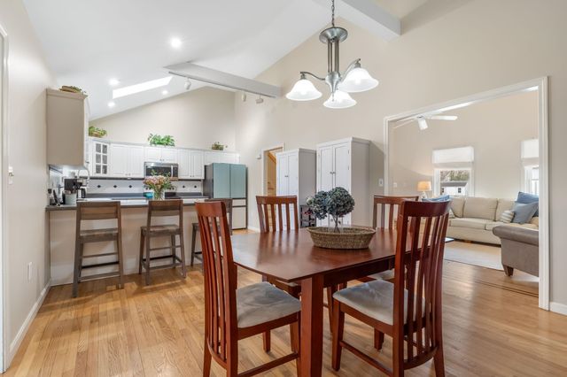 21 Hedman Avenue, Hampton, NH 03842