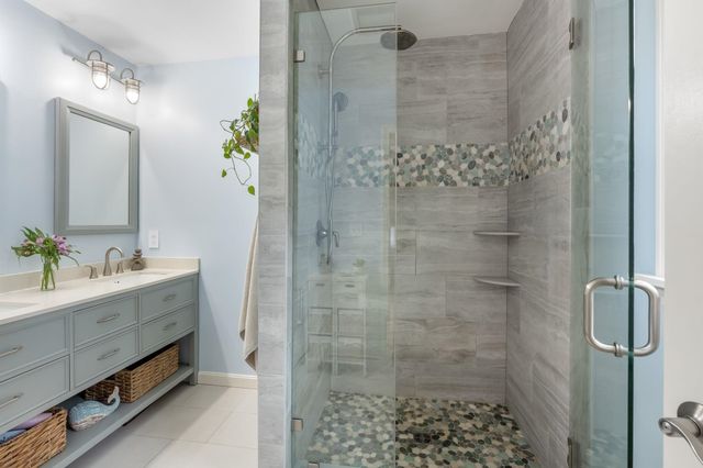 21 Hedman Avenue, Hampton, NH 03842