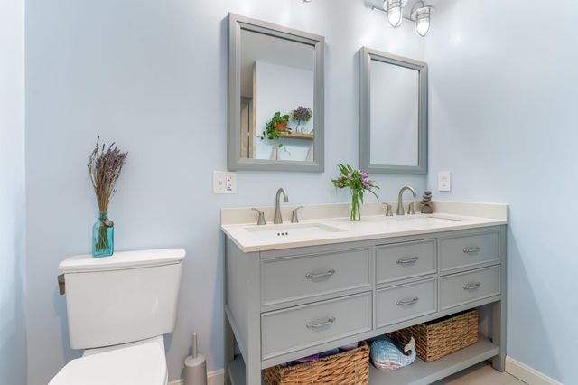 21 Hedman Avenue, Hampton, NH 03842