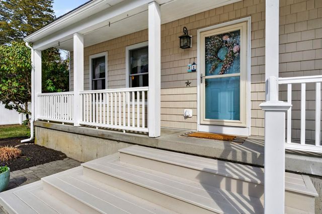 21 Hedman Avenue, Hampton, NH 03842