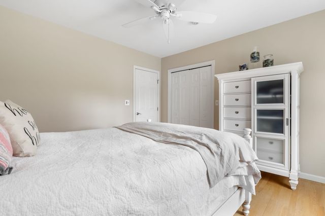 21 Hedman Avenue, Hampton, NH 03842