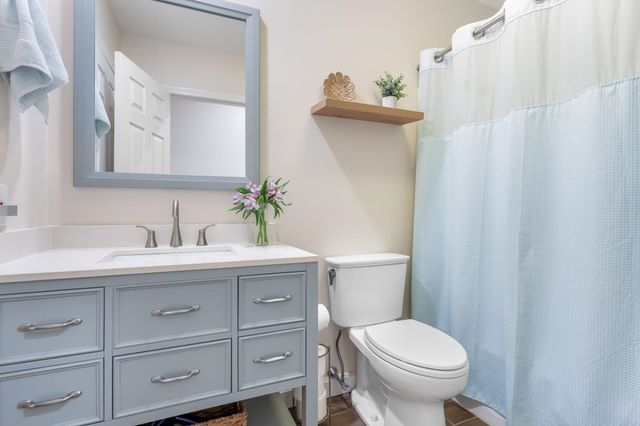 21 Hedman Avenue, Hampton, NH 03842